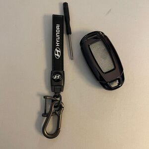 Hyundai Key Fob Keychain in Black leather & Fob Case Cover Black NWT